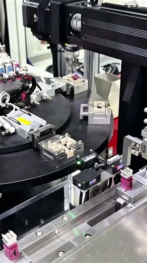 The Work Process of a Super Fast Automatic Electronic Component Assembly Machine!#shorts #satisfying