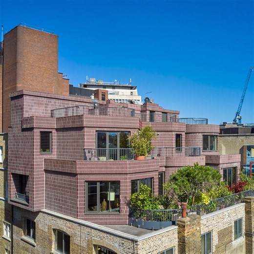 David Kohn Architects creates "house on a hill" in London