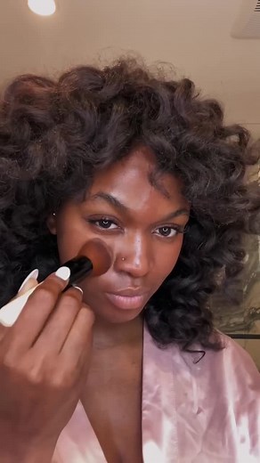 Lightweight living is the vibe this summer w/ @bobbibrown_cosmetics Skin Longwear Weightless Foundation SPF 15 @sephora #ifeelweightless #ad #makeup