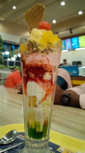 Icecream Veru 150rs ah? Must Try#icecream#polarbear#manga#summer