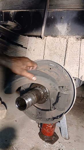 how to remove brake shoe