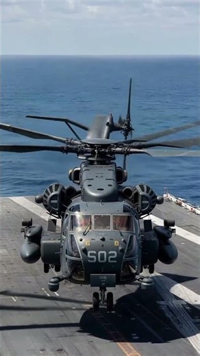 Helicopter landing on carrier MH-53E Sea Dragon #shorts #militaryaircraft
