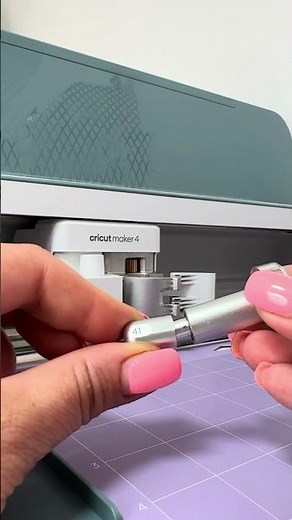 ✨ Cricut x Poundland DIY | Engraved Autumnal Cake Slice Tutorial 🍂 | Budget Cricut Gift Idea