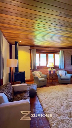 Casa de alto padrão no bairro Atalaia em Campos do Jordão.