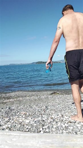 went and had a quick dive at the beach got enough cockles for a feed tonight so we sorted making Garlic Butter Cream Cockles yum 😋 Garlic Butter Cream Cockles #newzealand #nz #australia #auckland #canada