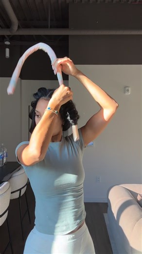 Janae Daugherty on Instagram: "Soft curls, zero heat, minimal effort. We love a routine that works while we sleep ✨ #HeatlessCurls #OvernightCurls #NoHeatHairstyle #HealthyHairJourney #VoluminousHair HairRoutine LazyGirlHair EffortlessBeauty SoftGlamHair"