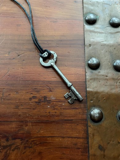Vintage (X8) Skeleton Key Pendant Necklace Charm - Steampunk, Airship Pirate, Victorian Antique Key - Adjustable Length! - Etsy