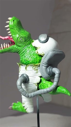 Among Us… but it turned into a DINOSAUR 😳