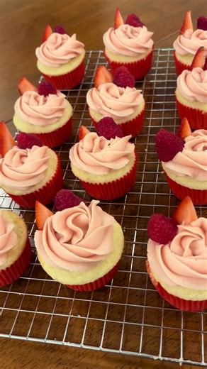 Delicious Vanilla Cupcakes with Strawberry Filling
