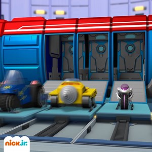 2M views · 37K reactions | ¡Sweetie quiere ser la reina y robó la corona real!  Los cachorros tendrán que demostrar que Chase es inocente. ¿Podrán lograrlo? #PawPatrol | Nickelodeon Familia Español | Facebook