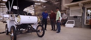 238K views · 3.2K reactions | Esta réplica del vehículo antiguo llena de orgullo a Martín y a su cliente, quien se impresiona de la transformación de un asiento maltratado a un automóvil digno de los años 1900 #Mexicanicos | Mexicánicos | Facebook
