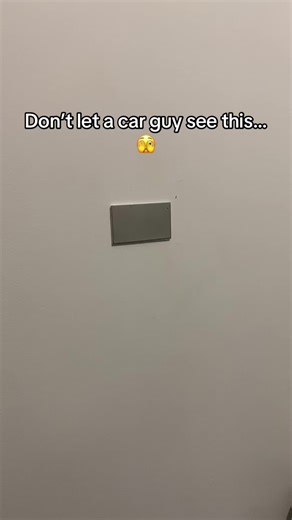 The ultimate automotive wall accessory 🏁 Infinity LED garage key holder for car enthusiasts and automotive decor lovers. Perfect gift idea and functional wall decoration.#carlifestyle #carlovers #homedecor #keyholder #ledlights