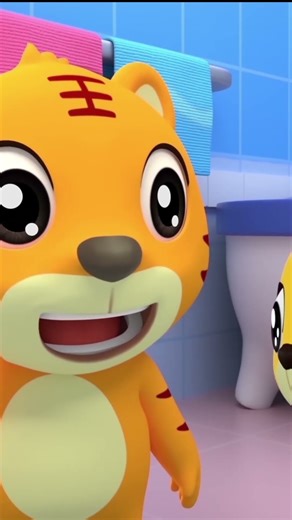 Round and round! 🚌 Ride the bus with Domi!