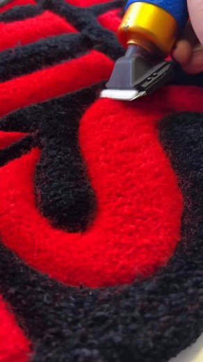 الزربيه rugs Tapis of Stranger Things Tufted Rug rug #rug #artist #viral#handmade #tuftinggun #yarn #hand | Rugs Hakim