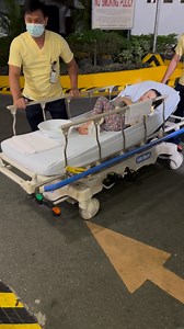 907K views · 10K reactions | Dinala na po namin si callie sa emergency room. Sobrang taas nanaman ng lagnat niya tapos Hinihingal na kasi tapos nagcocomplain na sya hindi siya makahinga. Waiting pa din kami sa mga test na gagawin po sakanya.  Nilagyan na siya ng oxygen and nilagay kami sa isolation room. Sana hindi maadmit at ok lahat results. Lord kayo na pong bahala.  pls help us pray for callie. Need ko maging kalmado pero natatakot nanaman ako.  | Brave Callie | Facebook