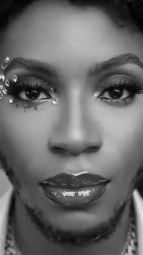 This look isn't just glam; it's rebellion. #androgynous