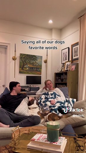 The tail wagging 🥰 (via: theprintedpaige)