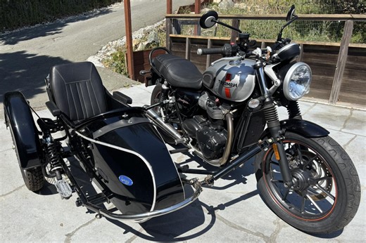 No Reserve: 159-Mile 2017 Triumph Bonneville Street Twin w/Cozy Sidecar