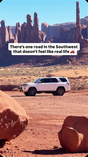 This drive seriously feels like you’re in an old Western Movie. 📍 Monument Valley Scenic Drive New here? I’m Mallory — a Southwest local who’s spent the last 10 years exploring, hiking, and photographing this region. I share Southwest hikes, trip planning tips, and stops for your bucket-list trip. Follow Roaming the Southwest for more. The 17-mile dirt loop inside Monument Valley Navajo Tribal Park takes you past the Mittens, Merrick Butte, and some of the most iconic desert views in the Southw