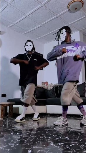 Grooving 👟🔥 #hiphopdance #cwalk #electrobreakers #cwalkconnection #dancestyle