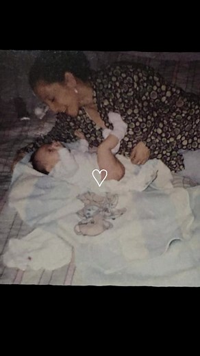 Te amo, mami 🩷 . . #CapCut #mama #distance #amor #diadelamadre #plantillas