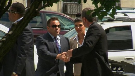 Joe Giudice Reports to Prison