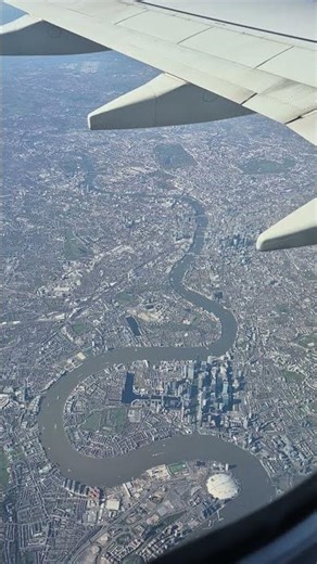 Over London Amazing view #holiday #london #travel #traveling #fly #views #sky #amazing #beautiful