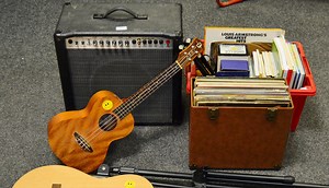 10 Best Amps for Ukulele Reviewed in Detail [Jun. 2025]