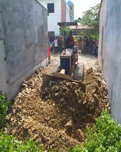 Nice Action!!! Komatsu D20P Bulldozer Pushes Rock Soil Into Narrow Land & Dump Truck Delivers Material | Arpunk