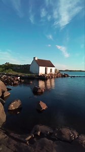 A bit of peaceful calm from the Fisherman's Cottage at Screebe before the busy Bank Holiday weekend! Happy Friday everyone! 🎣🏡💯😍💙 📸 Visit_Ireland_ 📌 Screebe, Connemara #Calm #Peaceful #Idyllic #HappyFriday #LongWeekend #FriYay #MayBankHoliday #FishingHut #Screebe #Connemara #Galway #Ireland #VisitGalway | Visit Galway