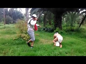 ESCLAVITUD DE LOS INDIOS EN LA NUEVA ESPAÑA. Castigo con látigazos a indígena por conquistador.