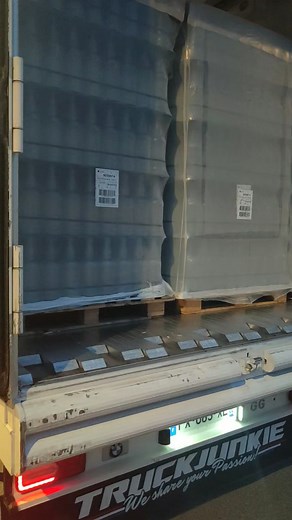 4.9M views · 76K reactions | Déchargement palettes au fond-mouvant. #cassin #fondmouvant #swedishpower #fyp #poidslourds #camion #globetrotter #foryoupageシ #truck #Volvofh #inwork #transport #palette #workout | transports Cassin | Facebook