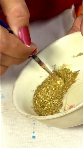 How use golden dust metallic powder for gold painting ‪@FabricCreations‬