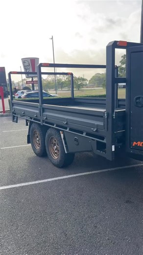 MORE 4x4 on Instagram: "A quick way to check the condition of your wheel bearings, regardless of what you tow, using your sense of touch can be an indicator of wheel bearings failure but be careful, they can get hot enough to burn your skin. Don’t burn yourself then blame me, be careful."