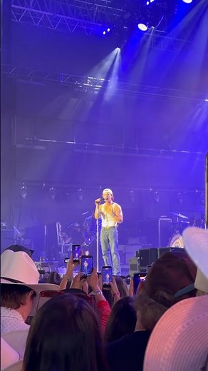 Max McNown singing “Better Me For You (Brown Eyes)” #liveperformance #maxmcnown #browneyes