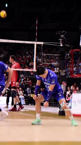 西田有志 破壊力抜群のサーブで会場を震わせた。#バレーボール #volleyball | volleyball