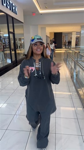 Rasheedadabosschick on Instagram: "Been working shawty!! So excited that @pressedatl is back in the galleria in houston!!!! Come see us we on the saks wing 2nd level babeeeee!!"