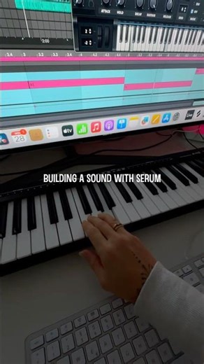 Building a sound with serum 🎹🎧 #techno #musicproducer #ableton #serum #mirafalkenstein #tutorial