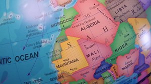 SOUNDANCE 13 Inch World Globe with Stable Heavy Metal Base, Educational Globe for Kids Learning, Large Globes Lamp with Colorful HD World Map Details, Constellation