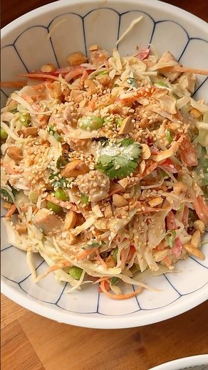 Salade de chou au poulet, vinaigrette au Tahini