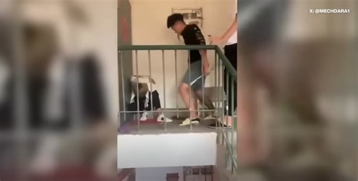 In Southeast Asia, hundreds of thousands of people are employed by online scam centres to extract as much money as possible from victims. Mainly based in Cambodia and Myanmar, these cyber-scam hubs generate billions of dollars. But the employees, too, are victims. They are trafficked by Chinese mafia groups as cheap labour. These workers are tortured, deprived of food and threatened with sexual abuse to force them to work Currently, the Chinese Communist Party (CCP) is allegedly harvesting the o