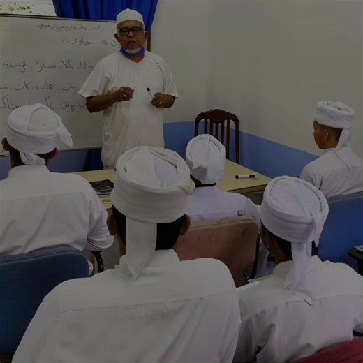 ALLAHUAKBAR!! HANGUS TERBAKAR KEDIAMAN ADIK-ADIK TAHFIZ DAN IBU AYAH DISINI. Madrasah ini telah mengalami kebakaran akibat block bangunan yang lama serta pendawaian elektrik yang telah uzur dan tidak selamat lagi. Bangunan ini merupakan bilik kelas yang menjadi tempat adik-adik tahfiz mentelaah Al-Quran dan juga tempat ibu ayah mendalami ilmu agama serta kediaman asrama adik-adik tahfiz. Tiada niat kami untuk meminta-minta, dan tidaklah kami ingin membina bangunan yang gah dan mewah, cukup sekad