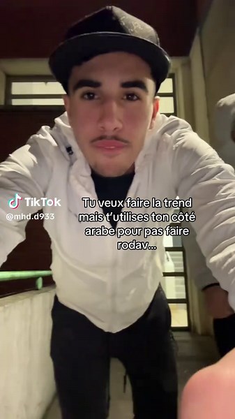 Découvre la danse trend avec touche arabe