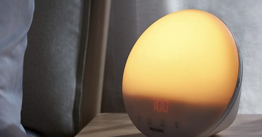 The Philips SmartSleep Wake-Up Light Is a Fantastic Sunrise Alarm
