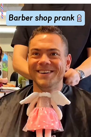 Barber shop prank🤪😂#funny #fyp #foryou #viral #tiktok | prank