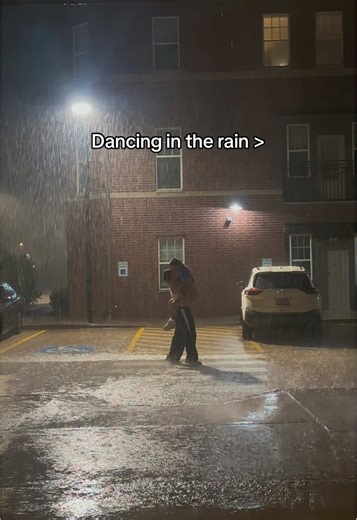 Dancing in the rain >>> #couple #dancingintherain #couplegoals #fypp #fyppppppppppppppppppppppp
