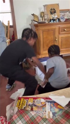 When You Get A PS5 For Christmas(@shegotthekey)