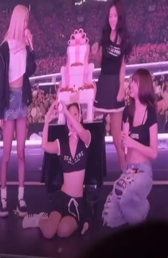 JenLisa Moments: Highlights from BLACKPINK's Tokyo Deadline