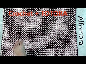 How to crochet a rectangular rug with t-shirt yarn and crochet hook. Step-by-step tutorial