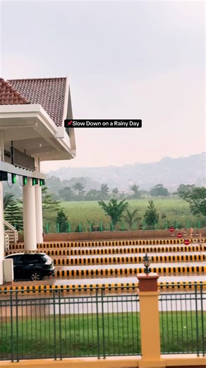 # The Expressway can be slippery when wet — slow down, keep distance, and drive safely.💦 For assistance, call our toll-free number 0800 270 170